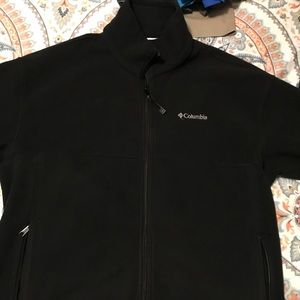 Men’s fleece Columbia jacket.